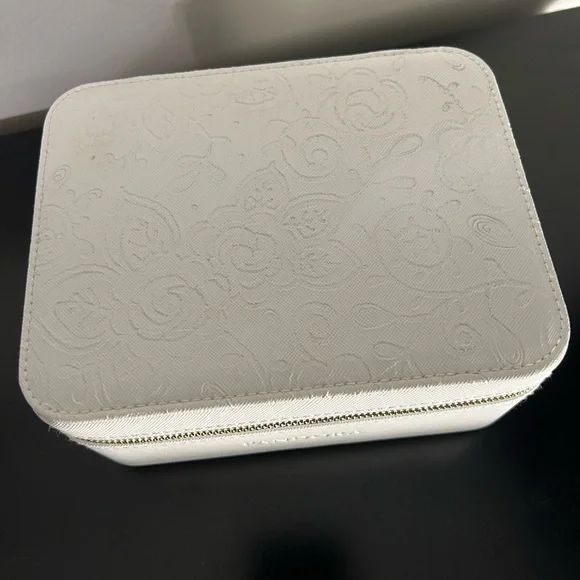 Pandora Jewelry Box - Picture 2 of 7
